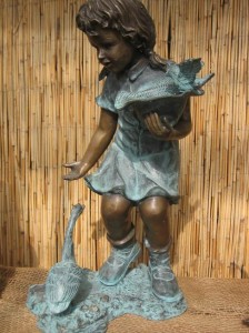 Harasimowicz ogrody - Figura z brązu - dziewczynka i gęś